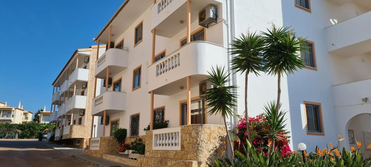Apartamentos Cabrita Ольюш-ди-Агуа  Экстерьер фото