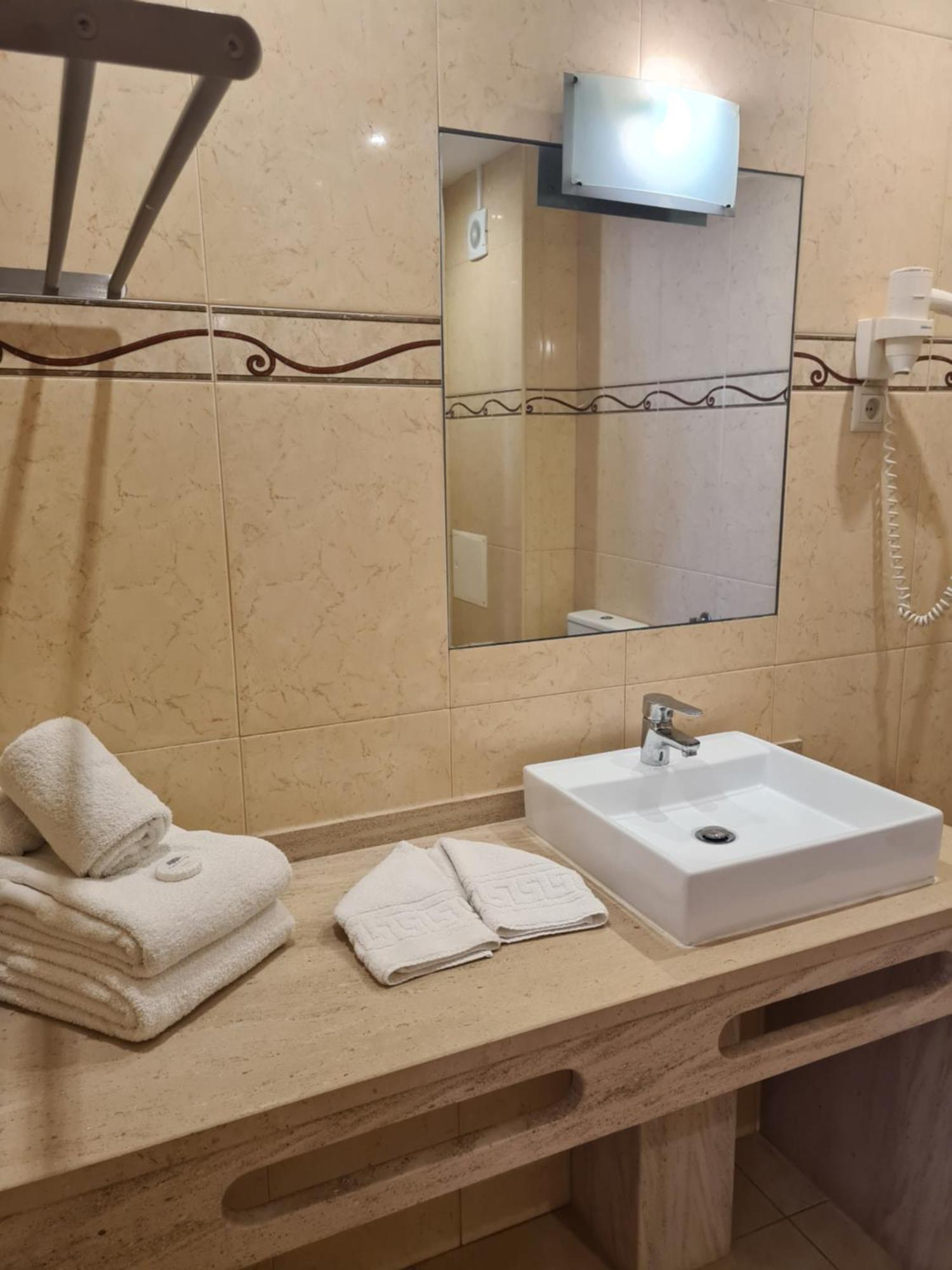 Apartamentos Cabrita Ольюш-ди-Агуа  Экстерьер фото